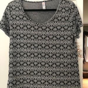 Gently worn Lularoe top